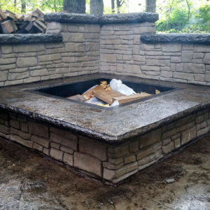 Ashlar Slate concrete patio and fireplace